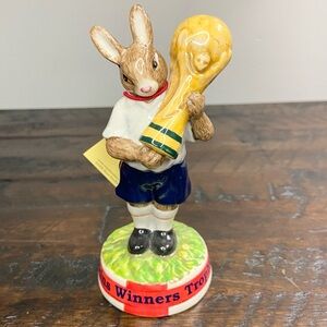 Royal Doulton Bunnykins Figurine WINNERS TROPHY 2006 FIFA Limited Edition NEW